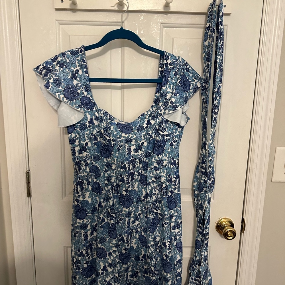 Smith & Quinn Isabella Porcelain Petals Bridesmaid Dress - Picture 4 of 13